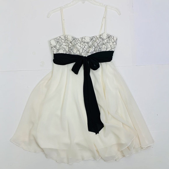 NWT BCBG Maxazria Silk Babydoll Mini Dress Lace Adjustable Prom Coquette Size 2 - Picture 5 of 13